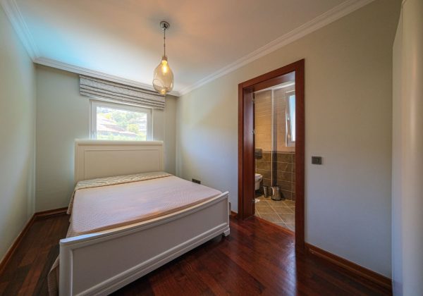 REMAX 7TEPE'DEN ACARKENT SATILIK NADİR HAVUZLU ÇATI TRİPLEKS küçük görsel