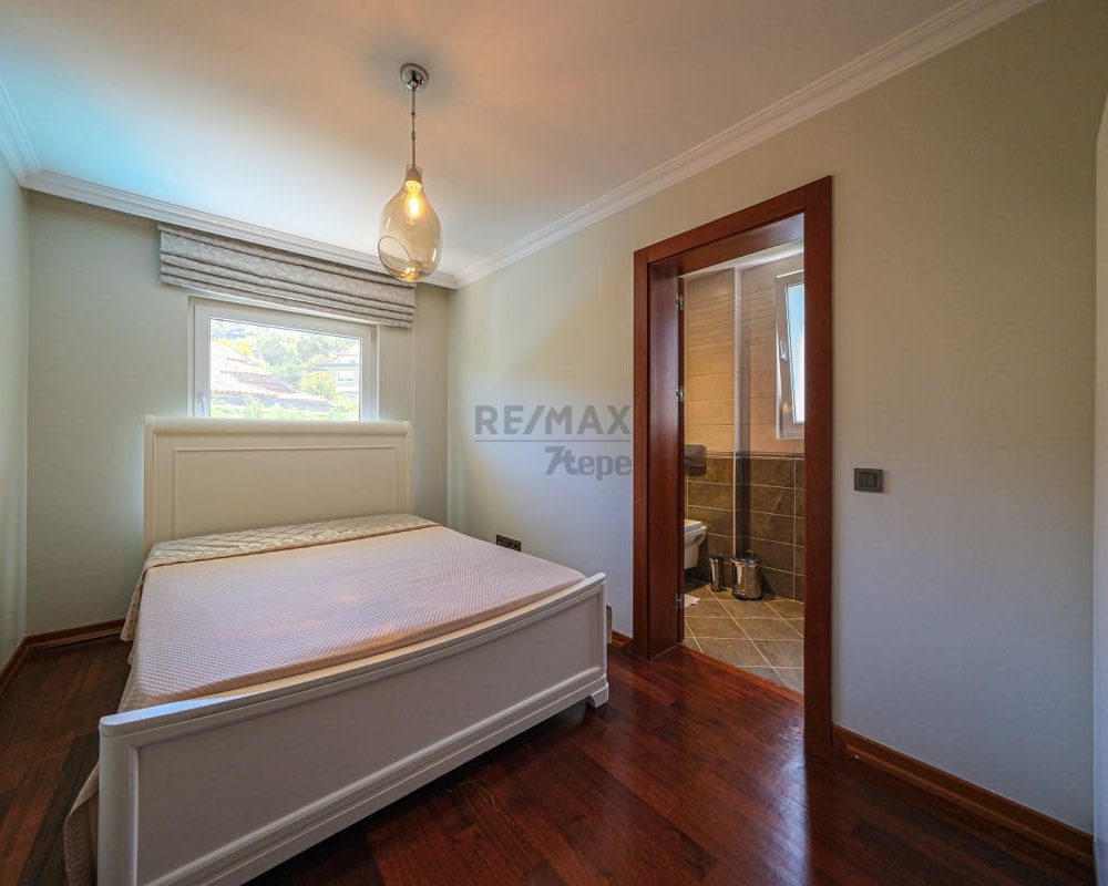 REMAX 7TEPE'DEN ACARKENT SATILIK NADİR HAVUZLU ÇATI TRİPLEKS