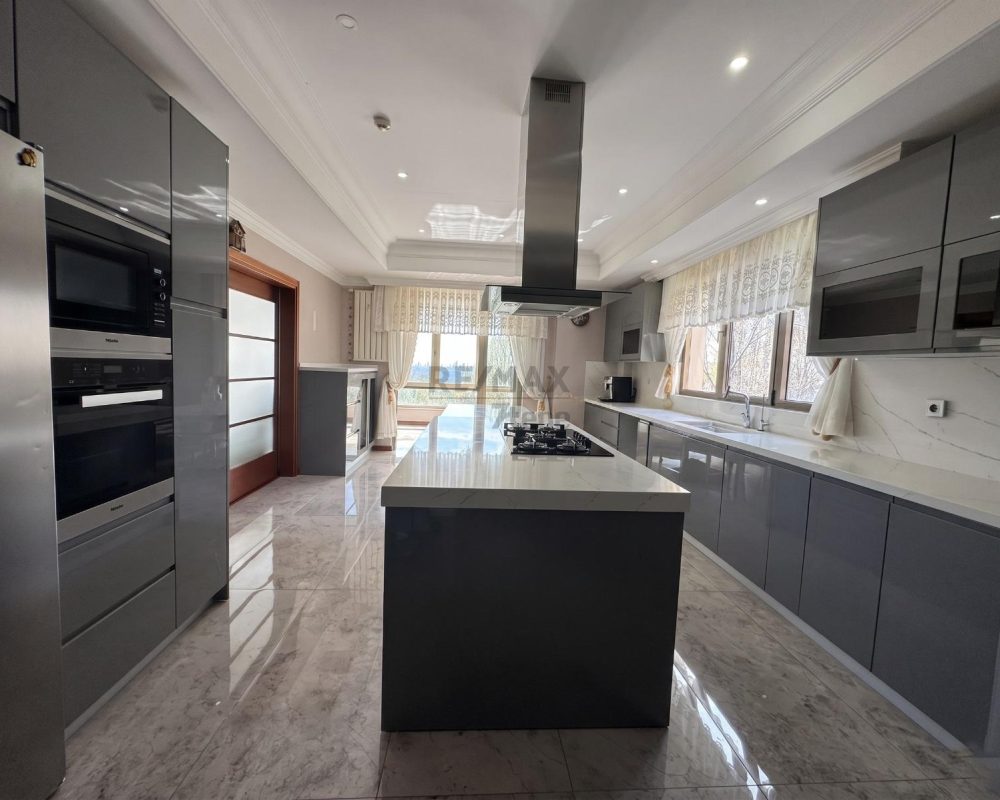 REMAX 7TEPE'DEN ACARKENT BOĞAZÜSTÜ EVLERİNDE SATILIK 4+1 DAİRE
