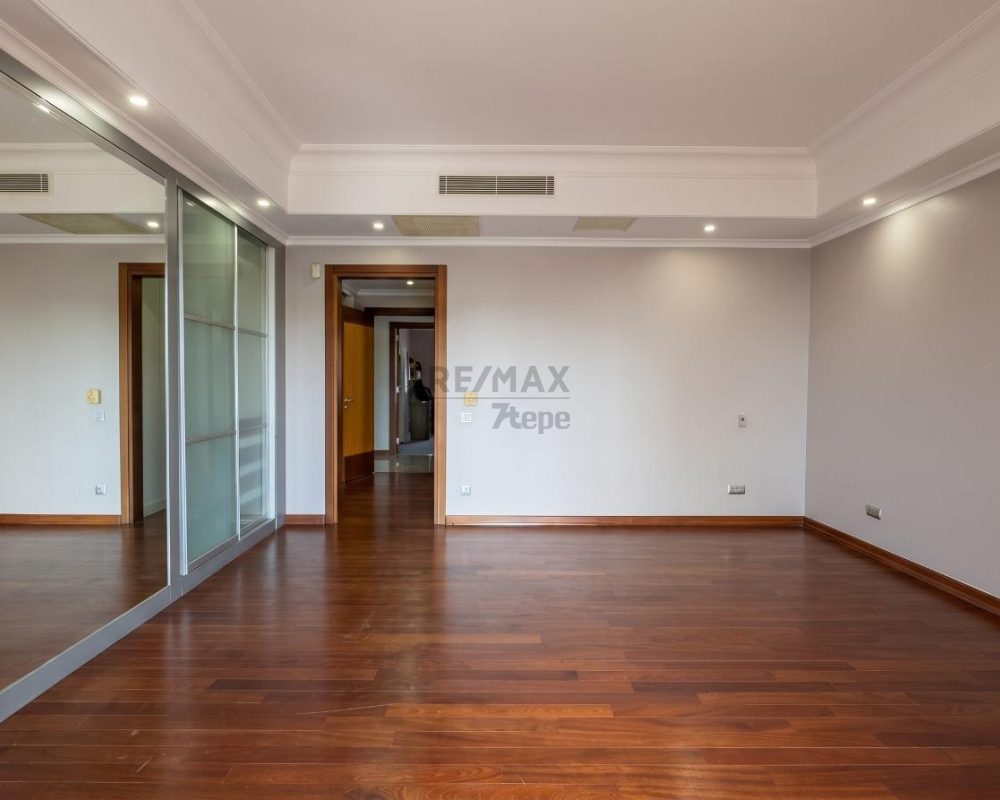 REMAX 7TEPE'DEN ACARKENT BOĞAZÜSTÜ EVLERİNDE SATILIK 4+1 DAİRE