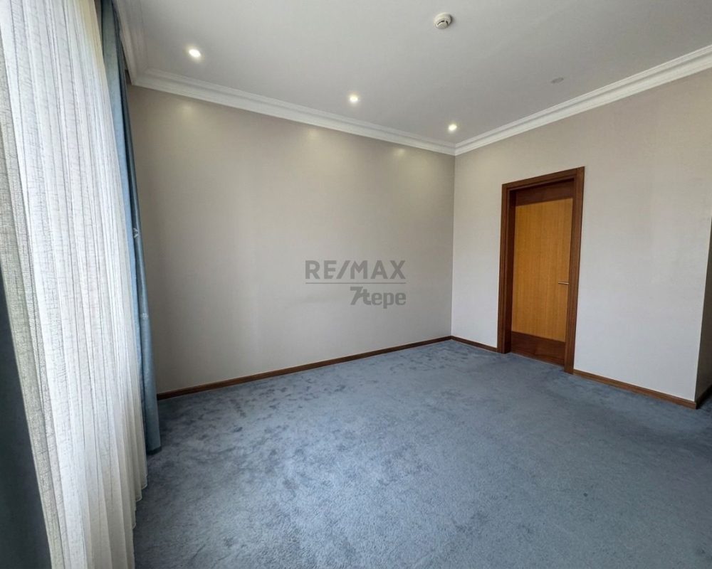 REMAX 7TEPE'DEN ACARKENT BOĞAZÜSTÜ EVLERİNDE SATILIK 4+1 DAİRE