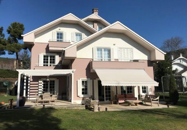 BEYKOZ KONAKLARI' NIN EN BÜYÜK BAHÇELİ VİLLASI