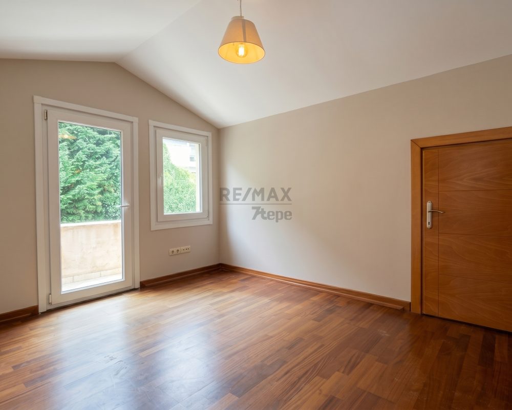 REMAX 7TEPE'DEN ACARKENT SİTESİN'DE KİRALIK ÇATI DUBLEKS