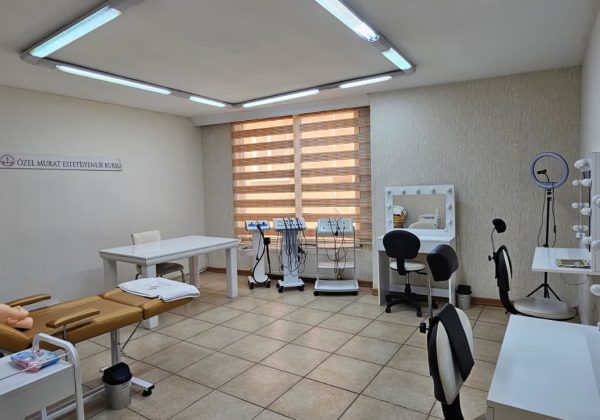 Kurtköy'de Devren Satılık Güzellik ve Estetisyen Akademisi | Aktif Öğrenci Portföylü küçük görsel