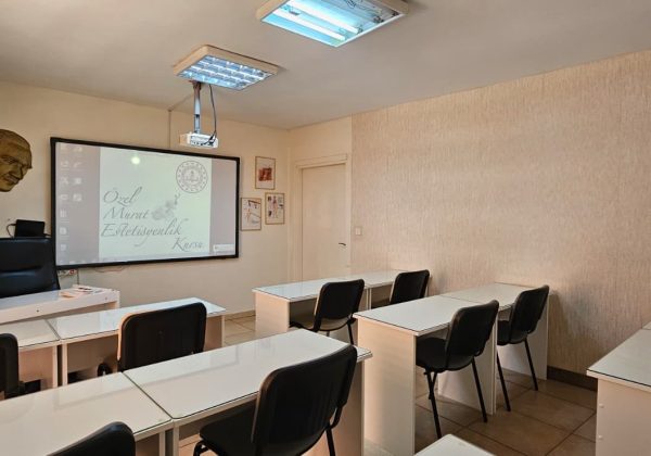 Kurtköy'de Devren Satılık Güzellik ve Estetisyen Akademisi | Aktif Öğrenci Portföylü küçük görsel