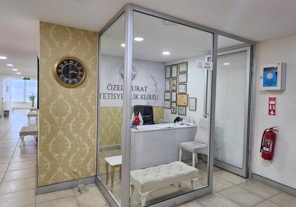 Kurtköy'de Devren Satılık Güzellik ve Estetisyen Akademisi | Aktif Öğrenci Portföylü küçük görsel