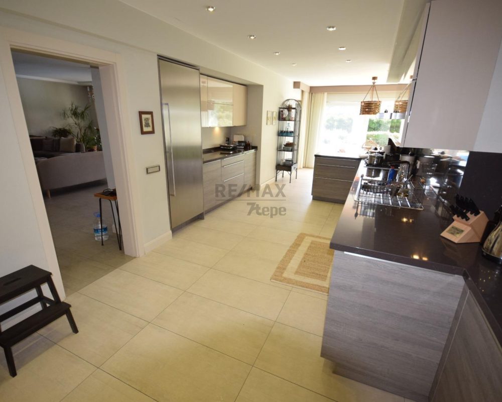 REMAX7TEPE DEN ACARKENTTE SATILIK C REVİZYON VİLLA