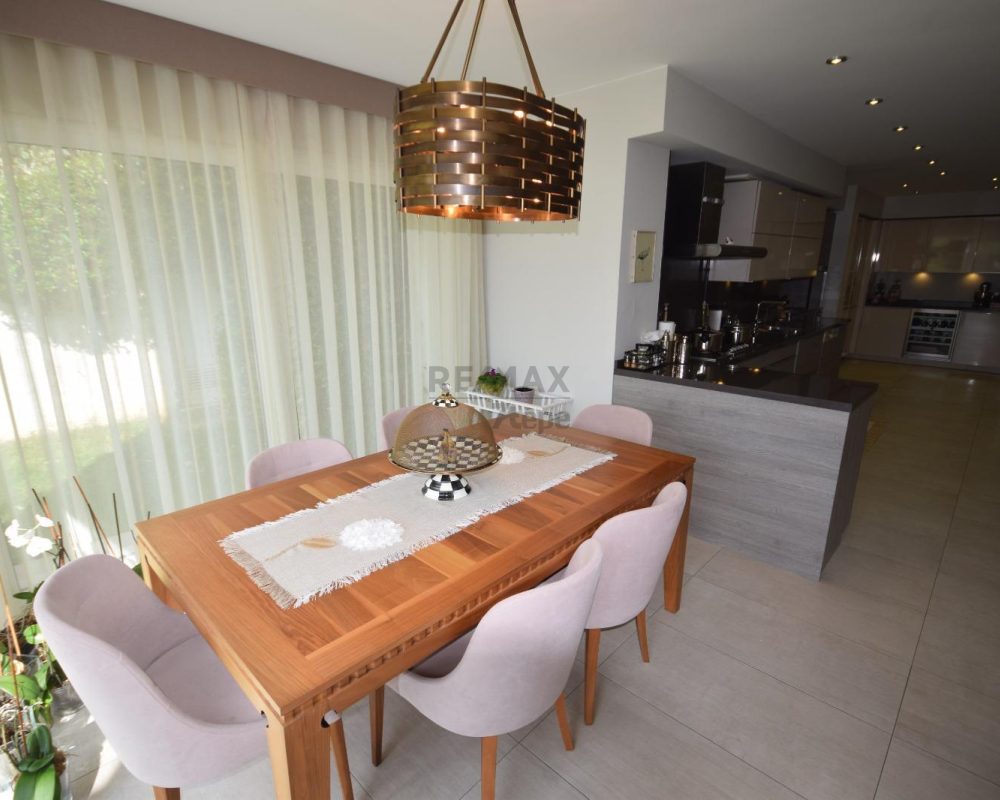 REMAX7TEPE DEN ACARKENTTE SATILIK C REVİZYON VİLLA