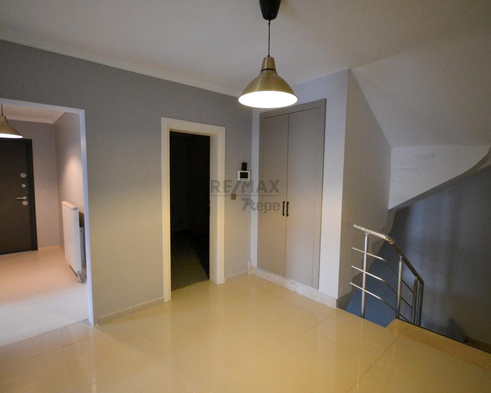 REMAX7TEPE DEN SATILIK BAHÇE DUBLEKS 5+1