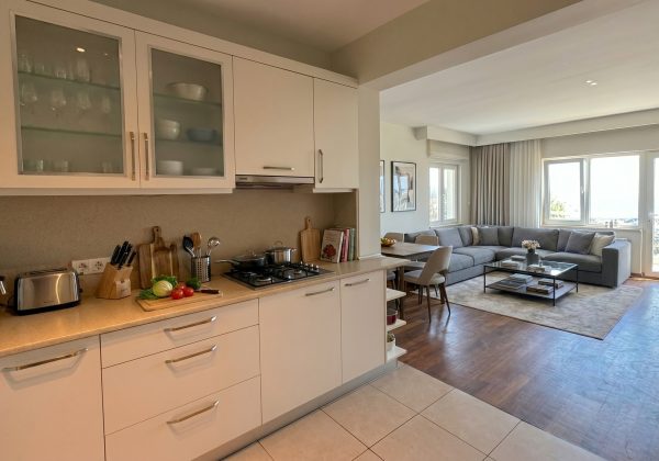 Özel Güvenlikli Sokakta | Önü Açık Ferah Kiralık Çatı Dubleksi küçük görsel