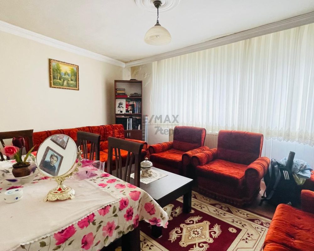 ÜSKÜDAR AHMEDİYE'DE 2+1 MERKEZİ KONUM ACİL SATILIK DAİRE