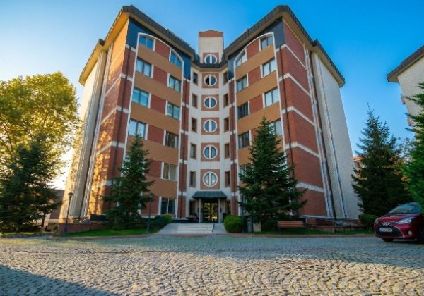 REMAX 7TEPE DEN ACARKENT BOĞAZÜSTÜ EVLERİNDE SATILIK 3+1 DAİRE