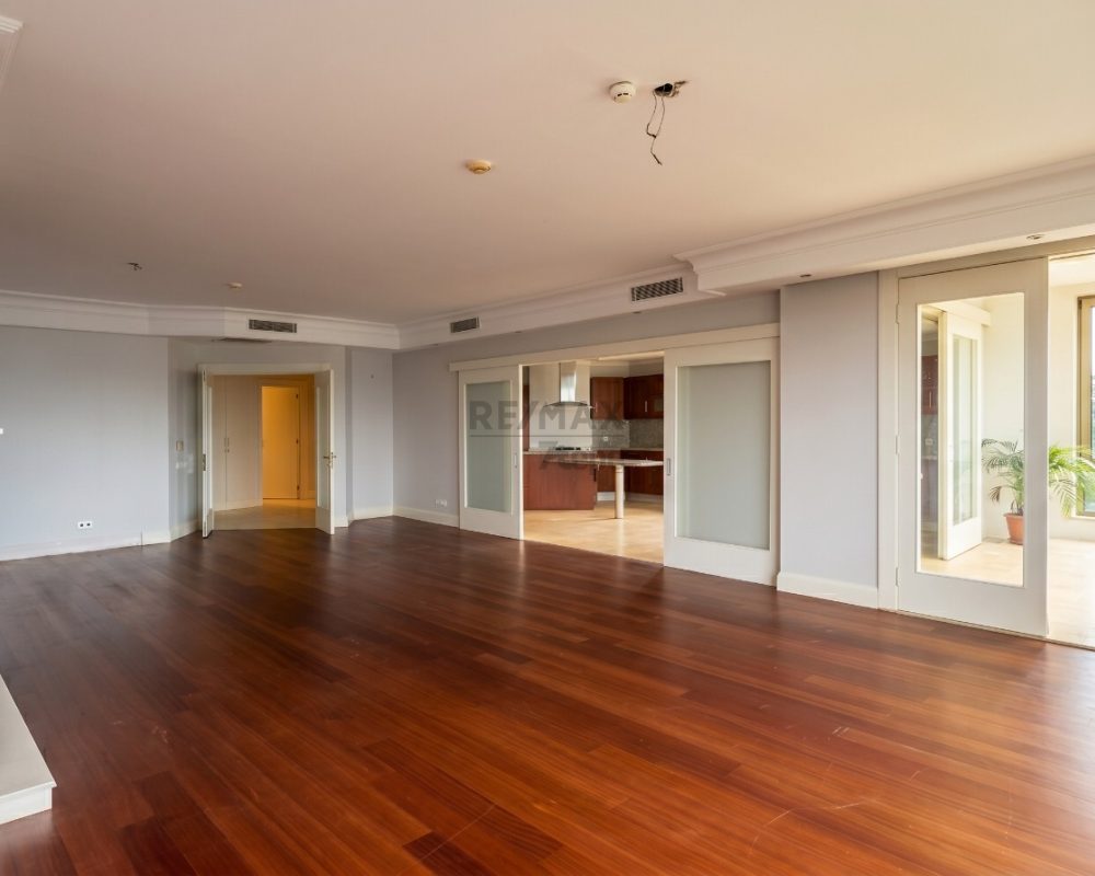 REMAX 7TEPE DEN ACARKENT BOĞAZÜSTÜ EVLERİNDE SATILIK 3+1 DAİRE