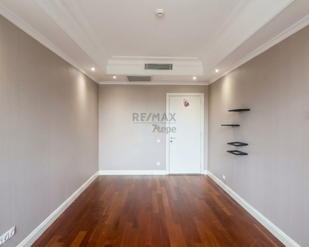 REMAX 7TEPE DEN ACARKENT BOĞAZÜSTÜ EVLERİNDE SATILIK 3+1 DAİRE