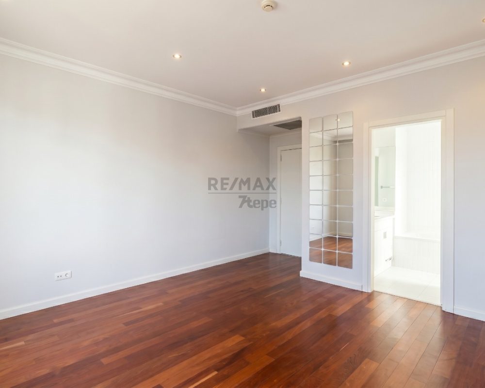 REMAX 7TEPE DEN ACARKENT BOĞAZÜSTÜ EVLERİNDE SATILIK 3+1 DAİRE