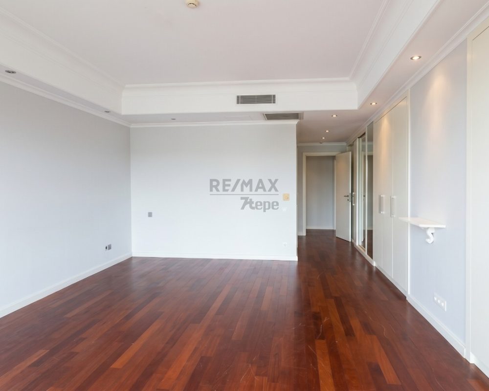REMAX 7TEPE DEN ACARKENT BOĞAZÜSTÜ EVLERİNDE SATILIK 3+1 DAİRE