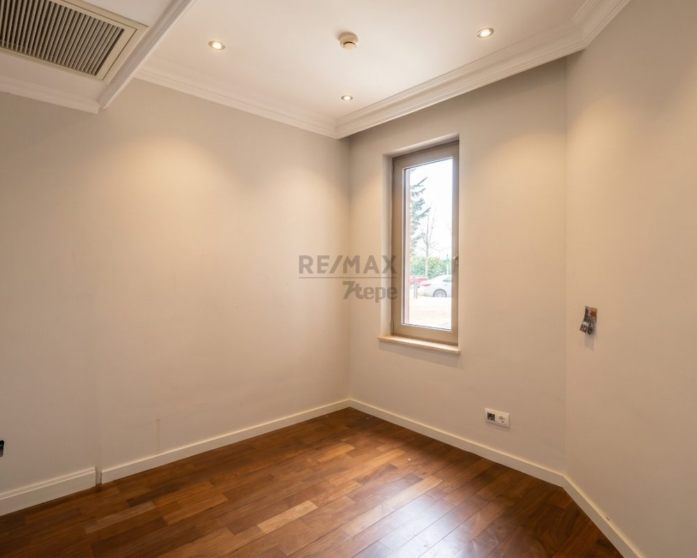 REMAX 7TEPE DEN ACARKENT BOĞAZÜSTÜ EVLERİNDE SATILIK 3+1 DAİRE