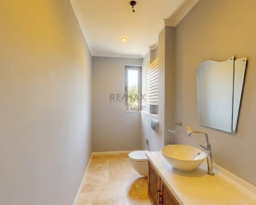 REMAX 7TEPE DEN ACARKENT BOĞAZÜSTÜ EVLERİNDE SATILIK 3+1 DAİRE