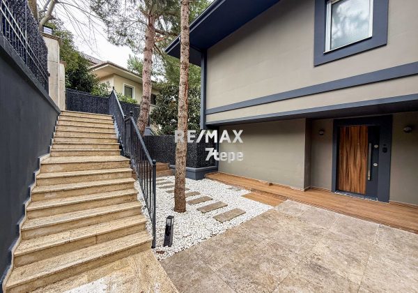 RE/MAX 7TEPE DEN YÜKSEK KONUM HAVUZLU SATILIK B TİPİ VİLLA küçük görsel