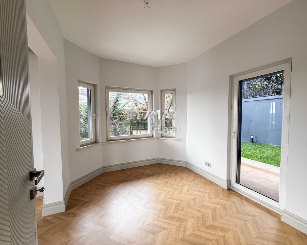 RE/MAX 7TEPE DEN YÜKSEK KONUM HAVUZLU SATILIK B TİPİ VİLLA