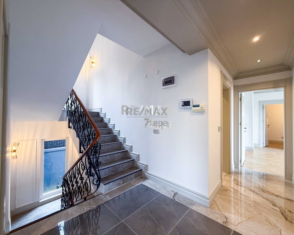 RE/MAX 7TEPE DEN YÜKSEK KONUM HAVUZLU SATILIK B TİPİ VİLLA