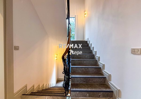 RE/MAX 7TEPE DEN YÜKSEK KONUM HAVUZLU SATILIK B TİPİ VİLLA küçük görsel