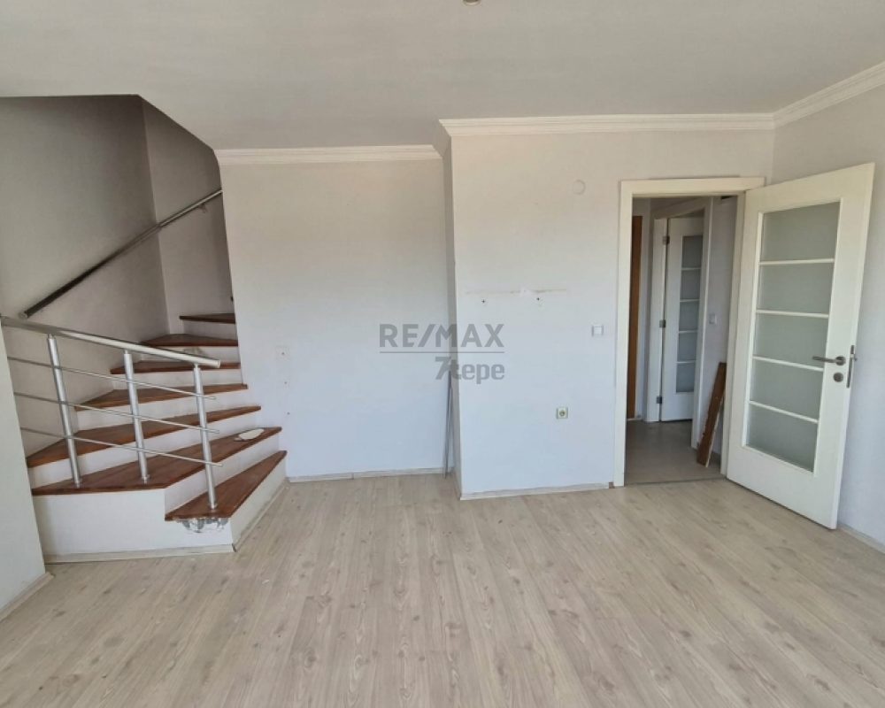 ÖZGÜRLÜK MAH. 2+1 GENİŞ SATILIK DUBLEX DAIRE