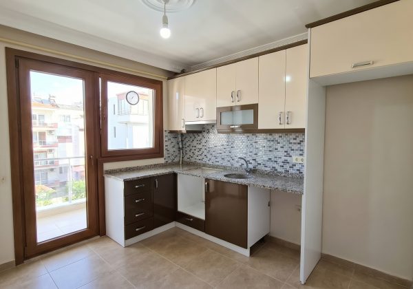 KARTAL KARLIKTEPE MERKEZİ KISMİ DENİZ MANZARALI SATILIK DAİRE küçük görsel