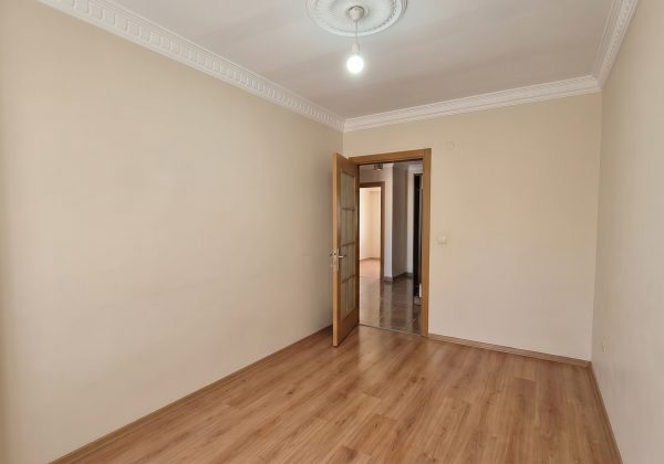 KARTAL KARLIKTEPE MERKEZİ KISMİ DENİZ MANZARALI SATILIK DAİRE küçük görsel