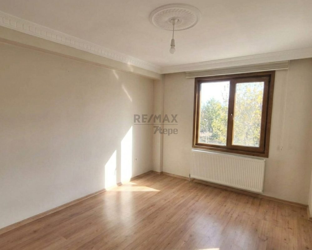 KARTAL KARLIKTEPE MERKEZİ KISMİ DENİZ MANZARALI SATILIK DAİRE