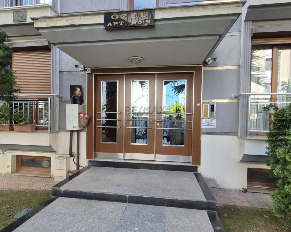 KARTAL KARLIKTEPE MERKEZİ KISMİ DENİZ MANZARALI SATILIK DAİRE