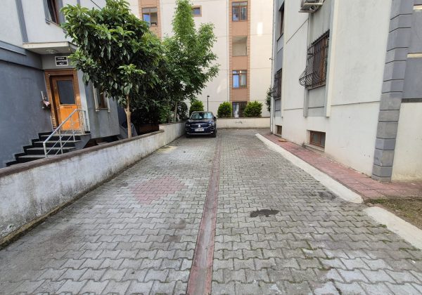 KARTAL KARLIKTEPE MERKEZİ KISMİ DENİZ MANZARALI SATILIK DAİRE küçük görsel