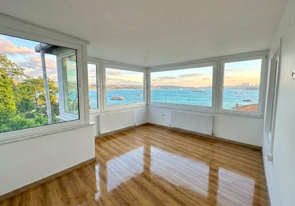 REMAX 7TEPE'DEN BEYKOZ'DA BOĞAZ MANZARASI HAKİMİYETLİ 3+1 DAİRE