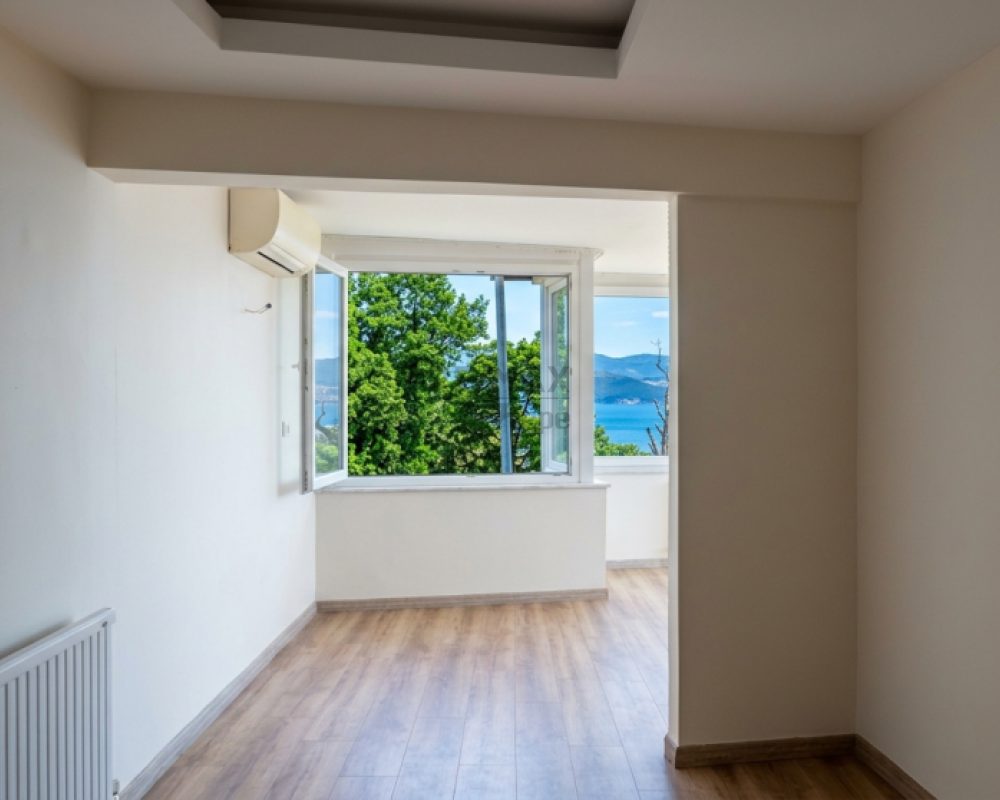 REMAX 7TEPE'DEN BEYKOZ'DA BOĞAZ MANZARASI HAKİMİYETLİ 3+1 DAİRE