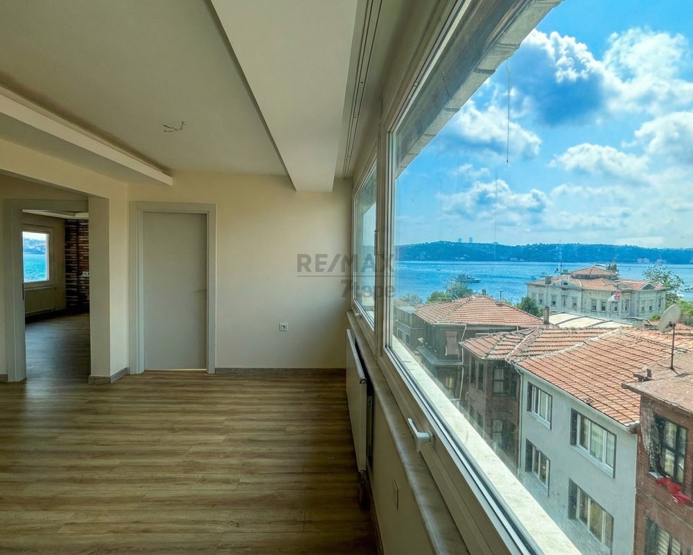REMAX 7TEPE'DEN BEYKOZ'DA BOĞAZ MANZARASI HAKİMİYETLİ 3+1 DAİRE