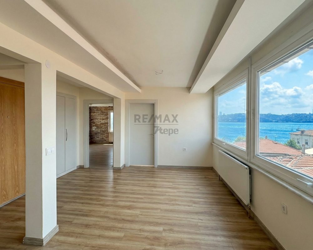 REMAX 7TEPE'DEN BEYKOZ'DA BOĞAZ MANZARASI HAKİMİYETLİ 3+1 DAİRE