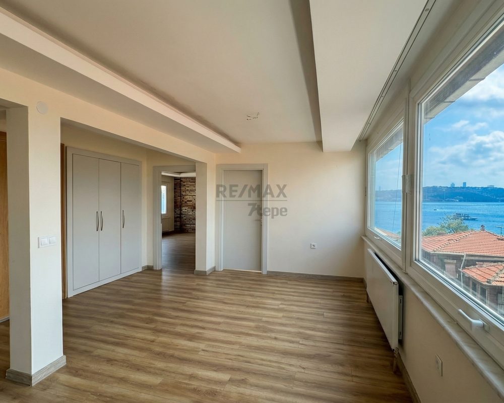 REMAX 7TEPE'DEN BEYKOZ'DA BOĞAZ MANZARASI HAKİMİYETLİ 3+1 DAİRE