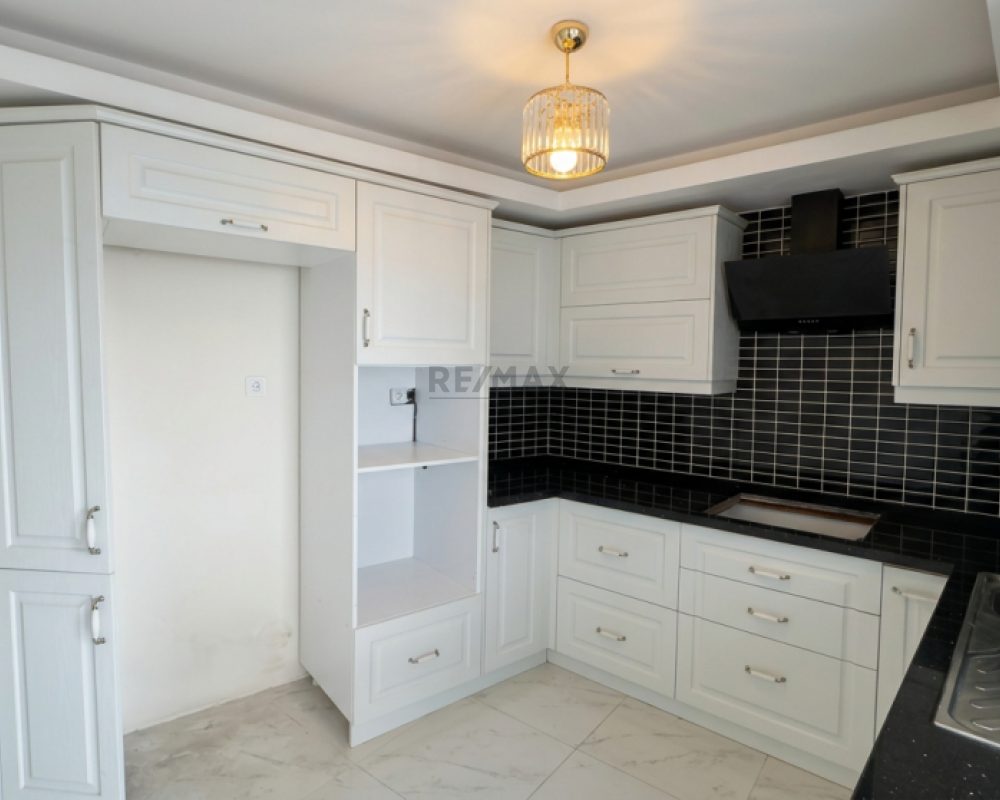 REMAX 7TEPE'DEN BEYKOZ'DA BOĞAZ MANZARASI HAKİMİYETLİ 3+1 DAİRE