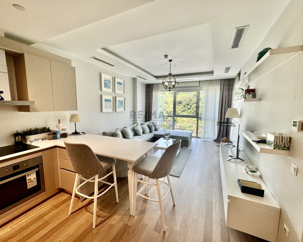 REMAX 7TEPE'DEN MASLAK AĞAOĞLU 1453 EŞYALI 1+1 SATILIK