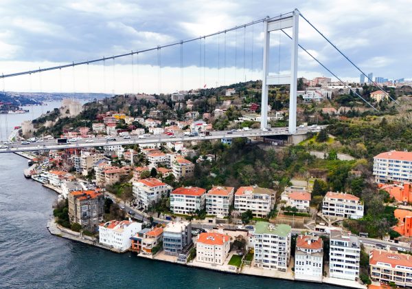 RUMELİ HİSARINDA ASANSÖRLÜ KAPALI GARAJLI YOL YALI DAİRESİ küçük görsel