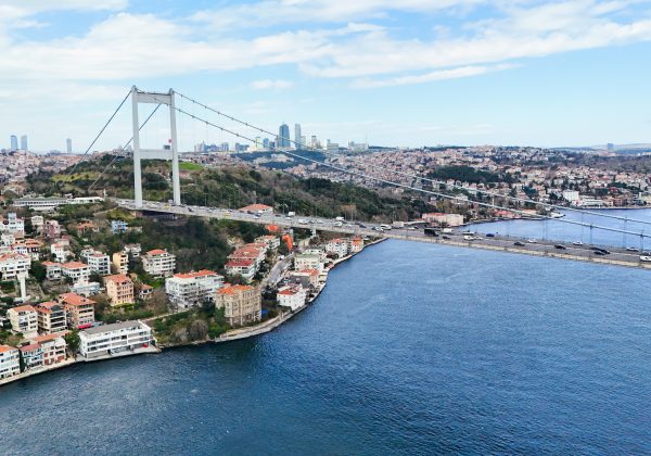 RUMELİ HİSARINDA ASANSÖRLÜ KAPALI GARAJLI YOL YALI DAİRESİ küçük görsel