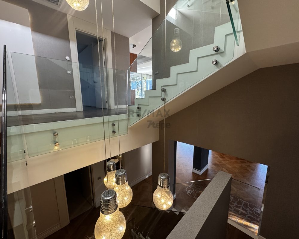 Çubuklu Vadi Farkı ! Önü Açık Boş B Tipi Satılık Villa Acarkent