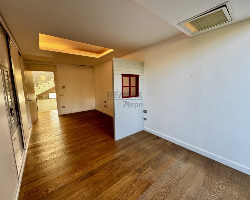 Çubuklu Vadi Farkı ! Önü Açık Boş B Tipi Satılık Villa Acarkent