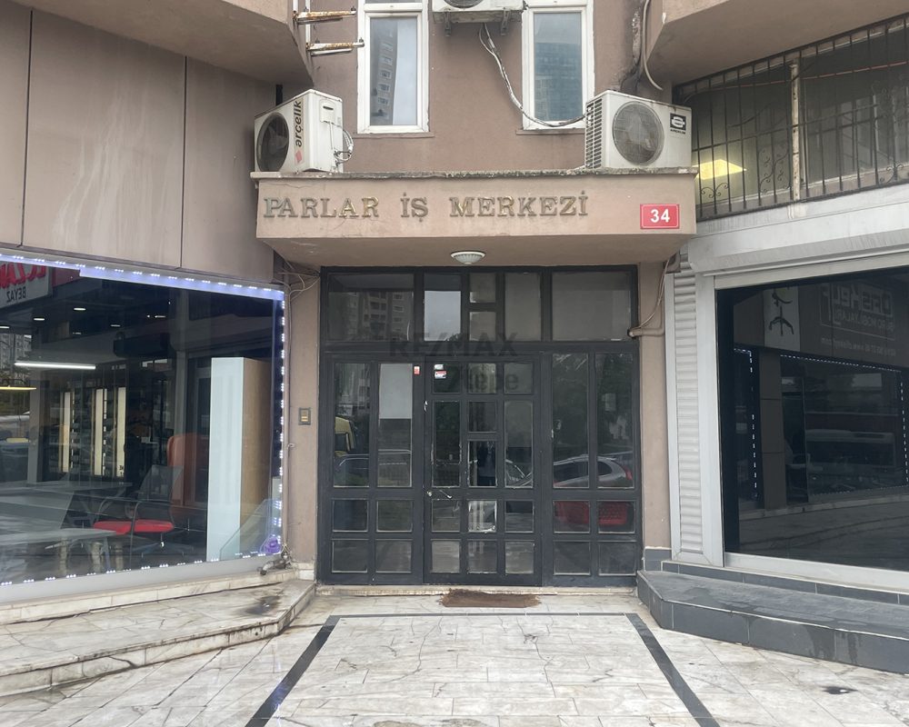 ATAŞEHİR ANA CADDE ÜZERİNDE TABELA DEĞERİ YÜKSEK KİRALIK OFİS