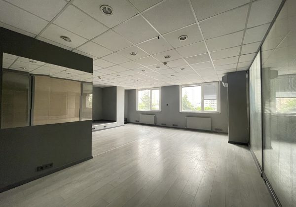 ATAŞEHİR ANA CADDE ÜZERİNDE TABELA DEĞERİ YÜKSEK KİRALIK OFİS küçük görsel