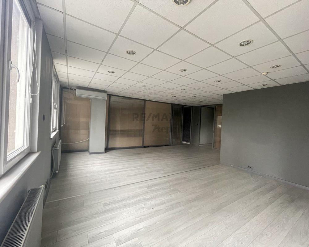 ATAŞEHİR ANA CADDE ÜZERİNDE TABELA DEĞERİ YÜKSEK KİRALIK OFİS
