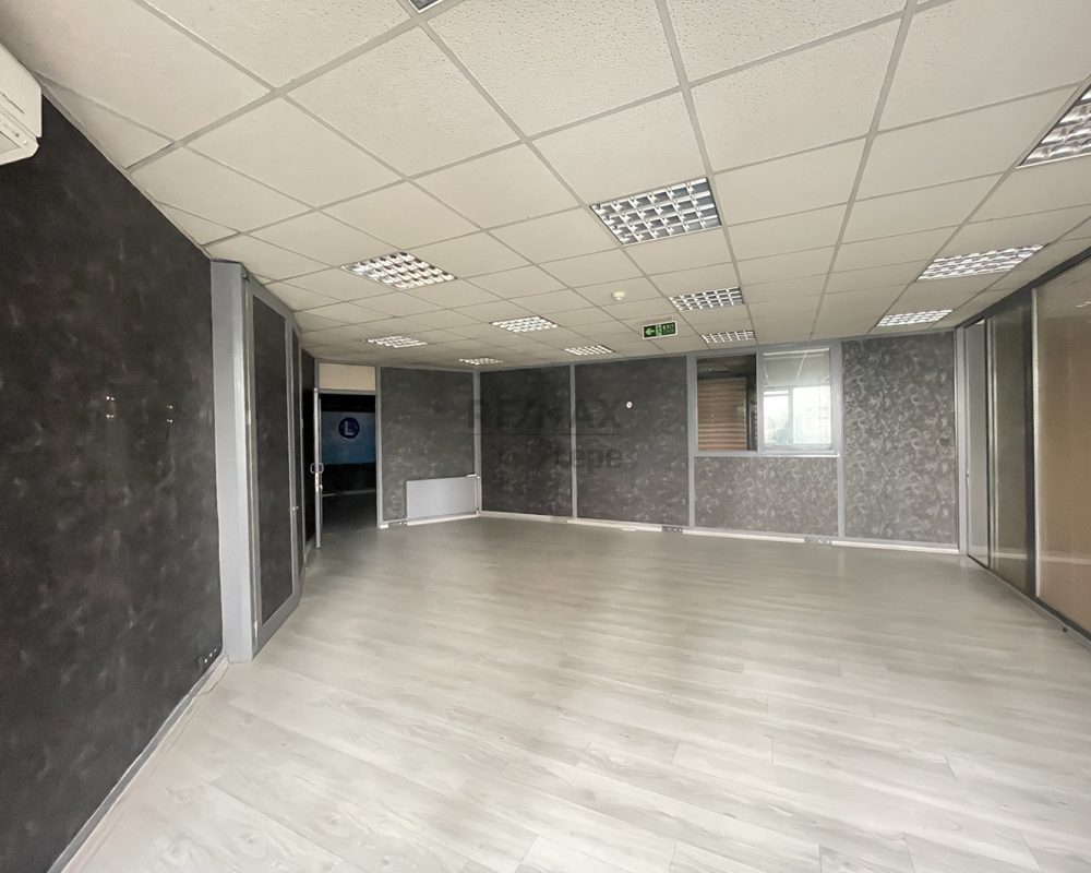 ATAŞEHİR ANA CADDE ÜZERİNDE TABELA DEĞERİ YÜKSEK KİRALIK OFİS