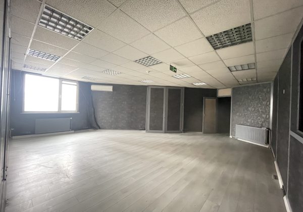 ATAŞEHİR ANA CADDE ÜZERİNDE TABELA DEĞERİ YÜKSEK KİRALIK OFİS küçük görsel