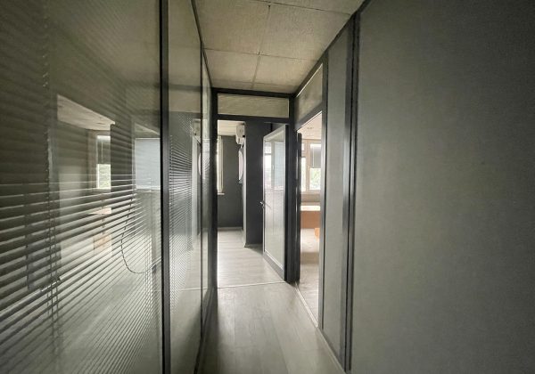 ATAŞEHİR ANA CADDE ÜZERİNDE TABELA DEĞERİ YÜKSEK KİRALIK OFİS küçük görsel