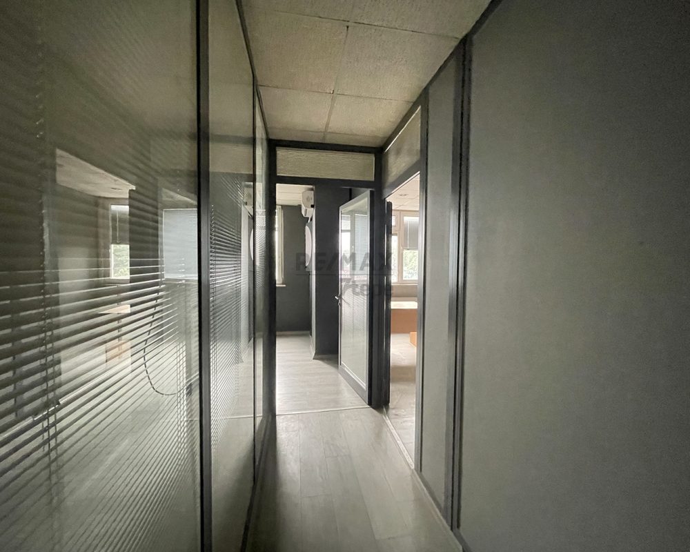 ATAŞEHİR ANA CADDE ÜZERİNDE TABELA DEĞERİ YÜKSEK KİRALIK OFİS